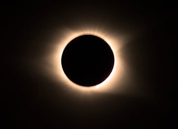 6 Ways Trucking Companies Can Prepare for the April 8 Eclipse