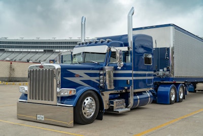 Jeff Hoker's 2023 Peterbilt 389