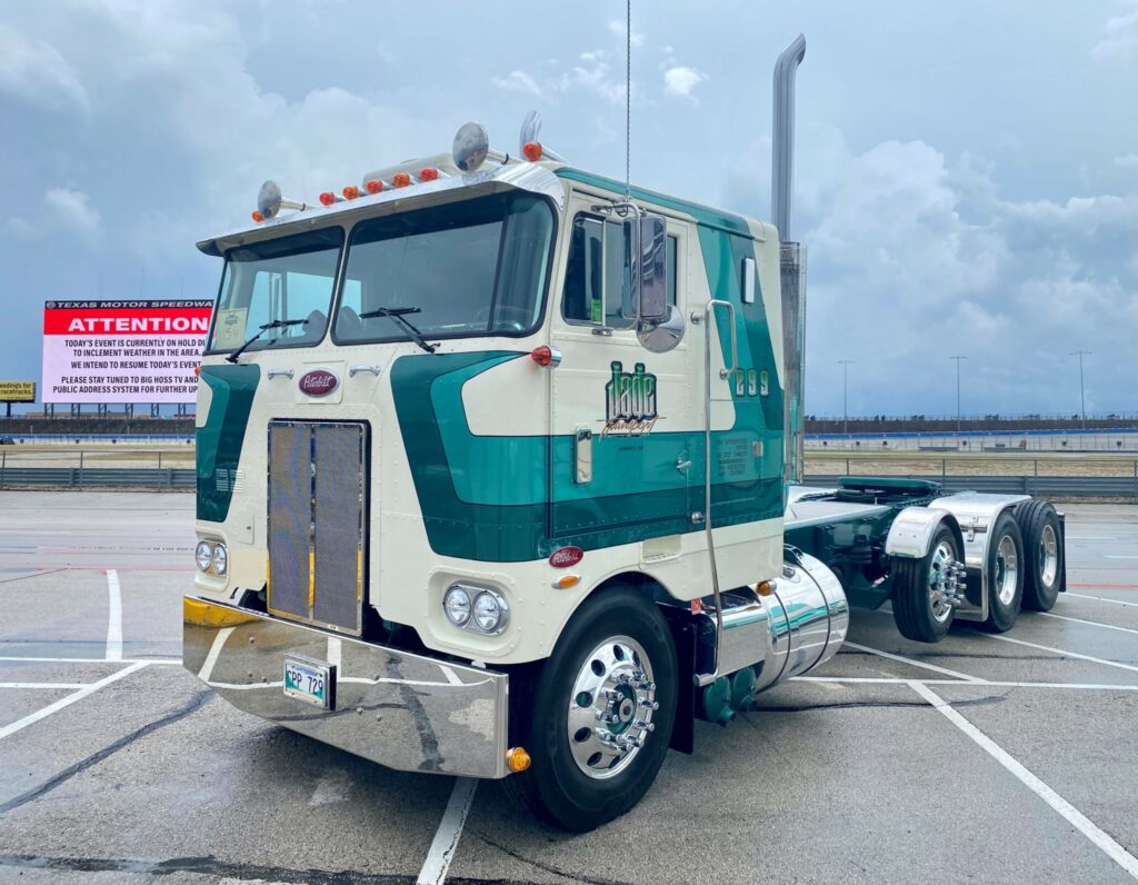 Jade Transport cabover