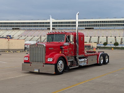 Ernie Adams' 1982 Kenworth W900A