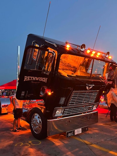 Fred Rethwisch's 1986 International 9670 at night