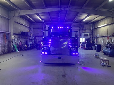 Scott Huber's 2006 Peterbilt 379 with lights on