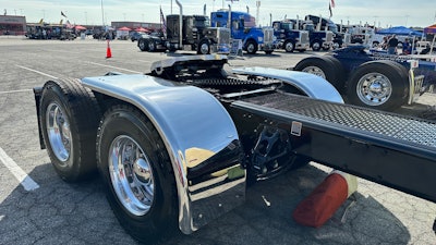 Rear fenders on Bill Rethwisch's 2023 Peterbilt 389